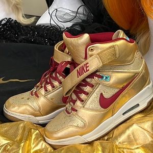 Nike Hi-Top Sneakers.